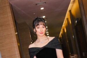 8 Gaya Rambut Asmirandah: Anggun, Elegan, & Inspirasi Rambutmu