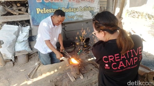 Aeng Tongtong: Desa Terpencil Kini Sentra Keris Dunia