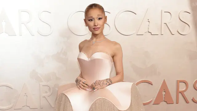 Ariana Grande Supernatural Viral: Kim Seon Ho Smile Challenge Ikut Populerkan