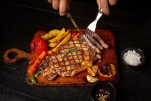 Atasi Dampak Makan Daging Berlebih: 6 Tips Pola Makan Sehat