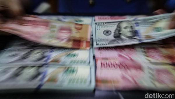 Dolar AS Melonjak Tajam! Tembus Rp 16.316 Awal Pekan Ini