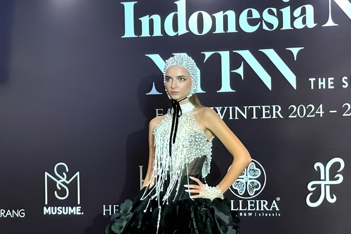 Dunia Mode Berduka, Desainer Hengki Kawilarang Wafat di Usia 47