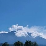 Gunung Raung Meletus Dahsyat: Kolom Abu 2 Kilometer!