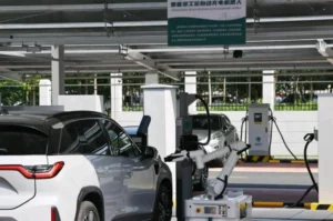 Hyundai Luncurkan Robot Canggih: Pengisian Mobil Listrik Otomatis