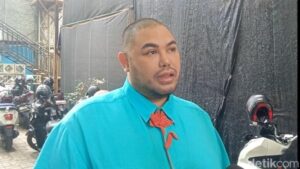 Ivan Gunawan Panggilan Pak Haji: Beban Berat atau Berkah?