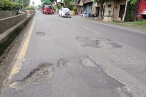 Jalan Rusak Cinangneng-Tenjolaya Bogor? Rp 3,5 M Perbaikannya!