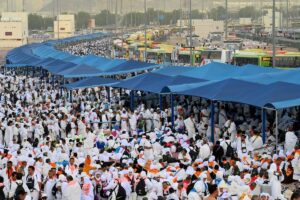 Jamaah Haji Indonesia Tinggalkan Mina: Tenda Kosong, Kisah Apa?