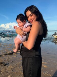 Jessica Iskandar Bahagia: Sambut Putri Cantiknya, Intip Kisahnya