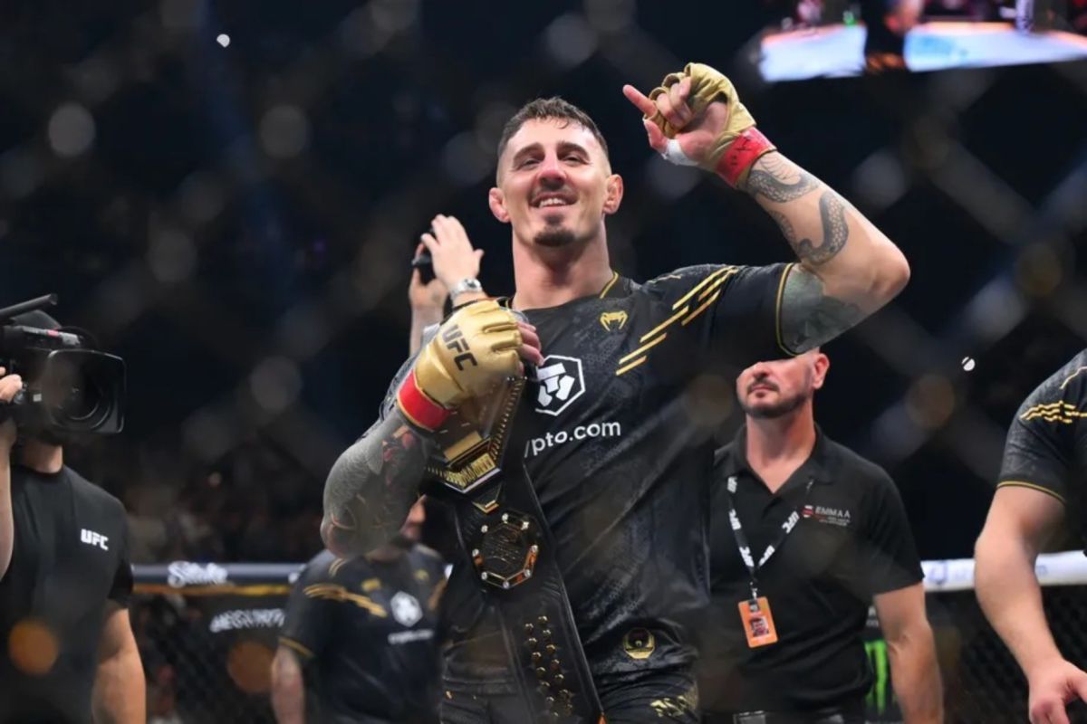 Jon Jones Pensiun! Aspinall Juara UFC Tak Terbantahkan