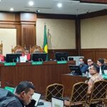 Kasus Gratifikasi Zarof Ricar: Hukuman Ringan, Mengapa?