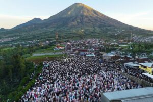 Lapangan Garung Wonosobo Penuh! Lebaran Idul Adha