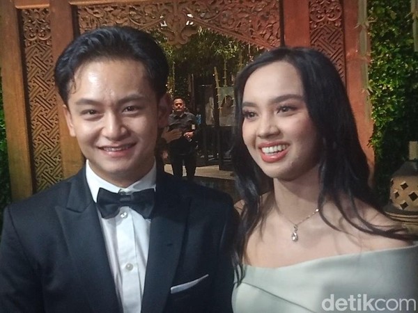 Lyodra & Randy: Kisah Cinta Rahasia Terungkap? Bukti Terbaru!