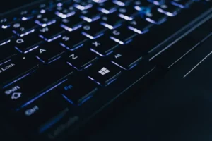 Microsoft Permudah Akses AI Editor Berita: Tombol Pintar Baru