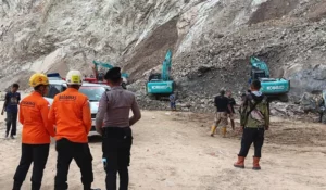 Misteri Longsor Gunung Kuda: 4 Korban Hilang, Pencarian Dihentikan?