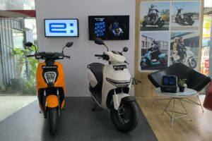 Motor Listrik Indonesia: 15.000 Unit Terjual Tahun 2025?