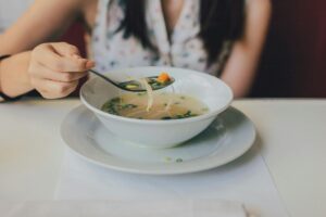 Rahasia Kebahagiaan: Makanan Favorit & Psikologi