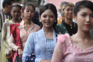 Rahasia Tampil Keren: Padu Padan Kebaya Modern Terbaru