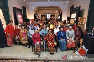 Rahasia Wastra: Akulturasi Budaya Indonesia-China yang Memukau