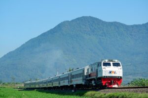 Rebut Diskon 30% Tiket Kereta Api: 10 Rute Favorit!