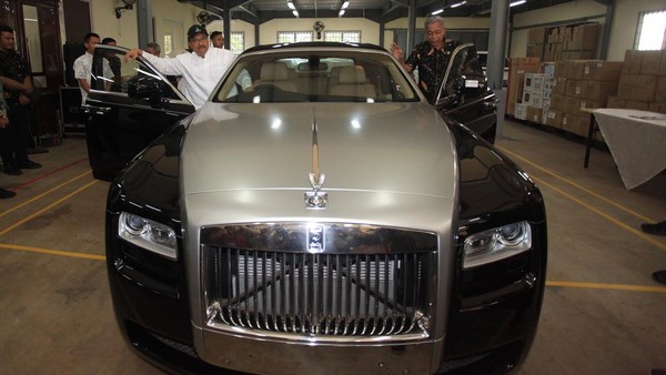 Rolls-Royce Kemensos Terjual! Ketahui Tujuan Dana Lelangnya