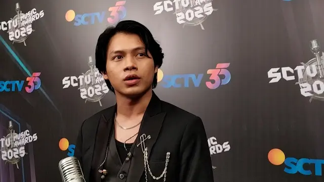 Rony Parulian Raih 2 Piala SCTV Music Awards 2025!