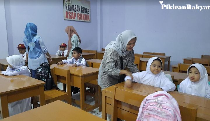 Sekolah Swasta Gratis? Pemerintah Wajib Siapkan Biaya Operasionalnya