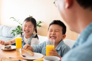 Sekolah Terlalu Pagi? Selamatkan Waktu Emas Keluarga Pagi Hari