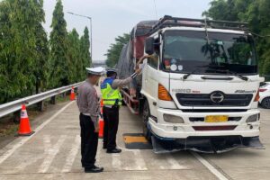 Stop ODOL! Regulasi Tegas & Konsisten: Solusi Jalan Rusak?