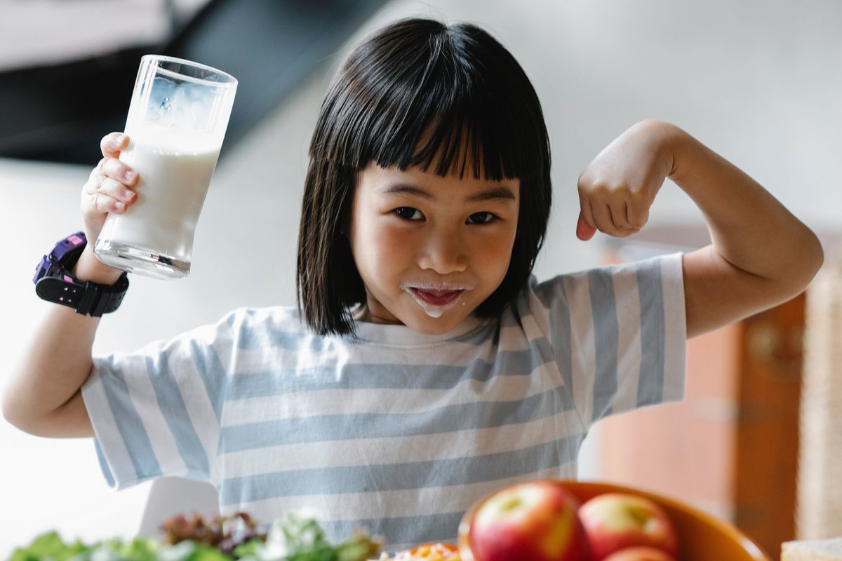 Takaran Susu Anak Ideal: Bukan 2 Liter, Ini Rekomendasi Dokter