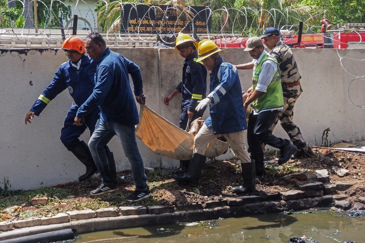 Tragedi Air India Ahmedabad: 242 Jiwa Hilang dalam Kecelakaan