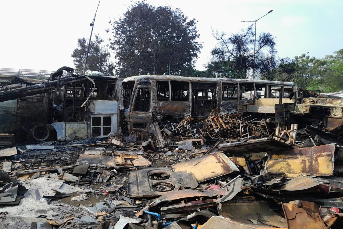 Tragedi Kebakaran Hebat: Puluhan Bus Transjakarta Ludes Terbakar