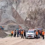Tragedi Longsor Gunung Kuda: Empat Korban Hilang, Anjing Pelacak Dikerahkan