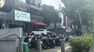 Trotoar Jakarta: Milik Pejalan Kaki Atau Pedagang?