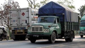Truk Bermoncong Hampir Punah? Ini Penyebabnya di Indonesia