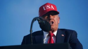 Rahasia Pembengkakan Kaki Trump: Dokter Harvard Ungkap Penyebabnya